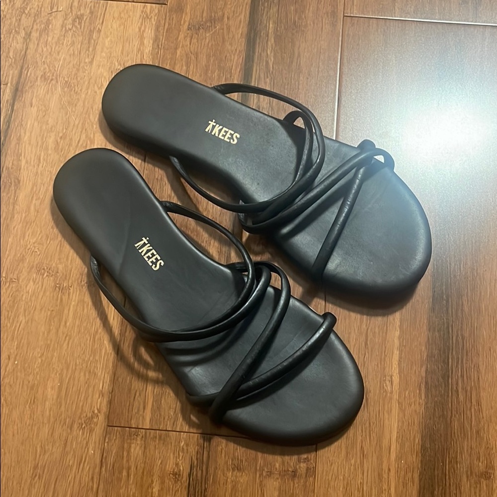 TKEES Black Strappy